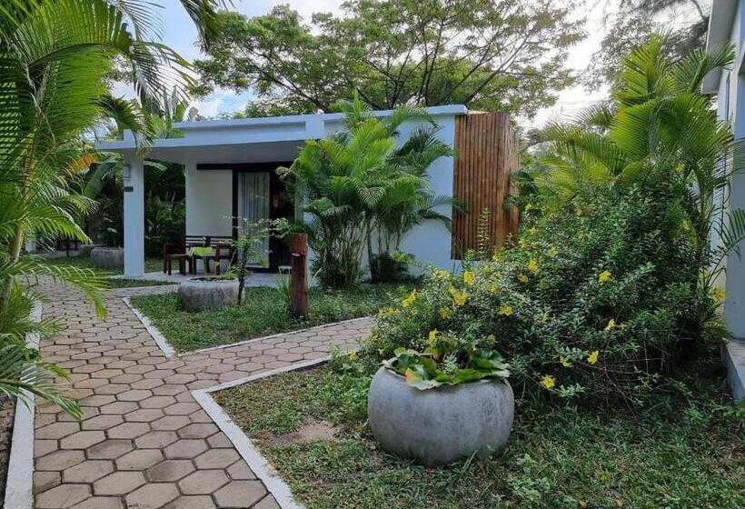 بانگلوی لوکس, Sahaa Beach Resort