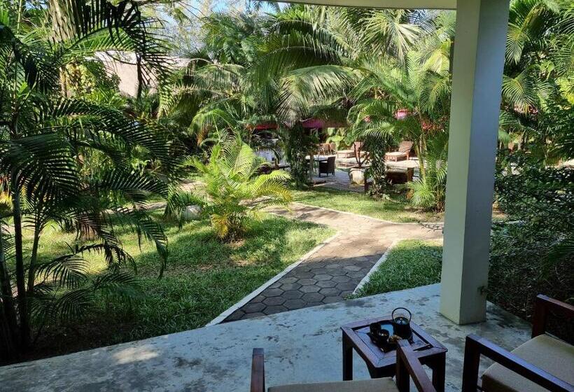 بانگلوی لوکس, Sahaa Beach Resort