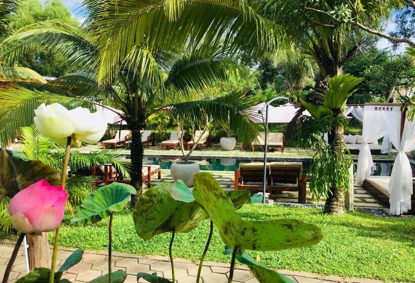 بانگلوی لوکس, Sahaa Beach Resort
