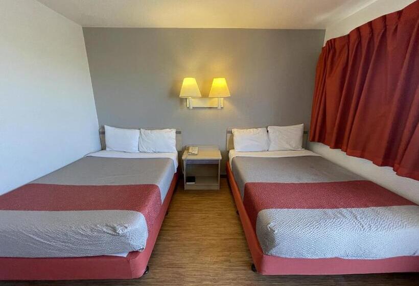 Четырехместный Номер Стандарт, Motel 6 Casper Wy