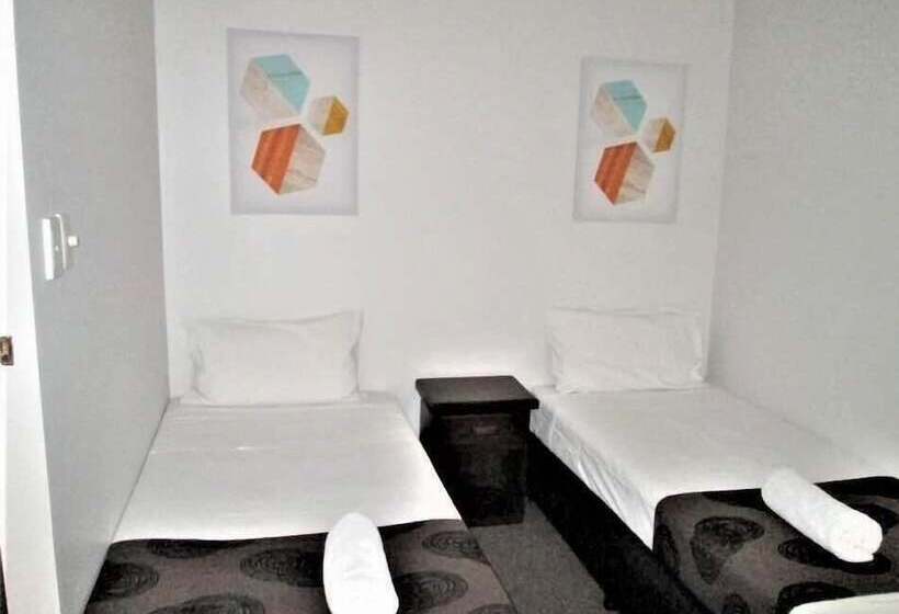 Family Suite, Tower Court Motel