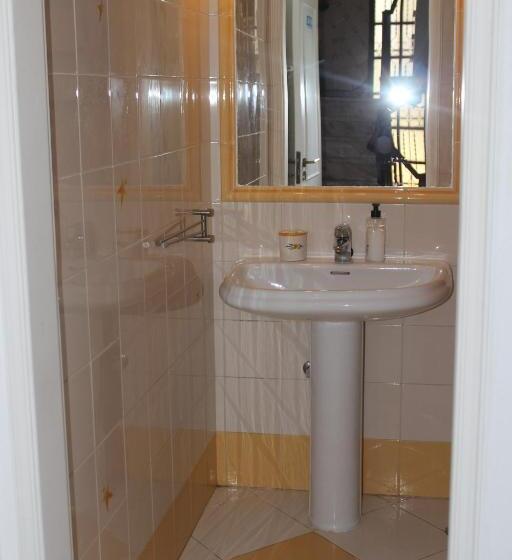 Кровать в Общей Комнате, Ericeira Chill Hill Hostel & Private Rooms   Peach Garden