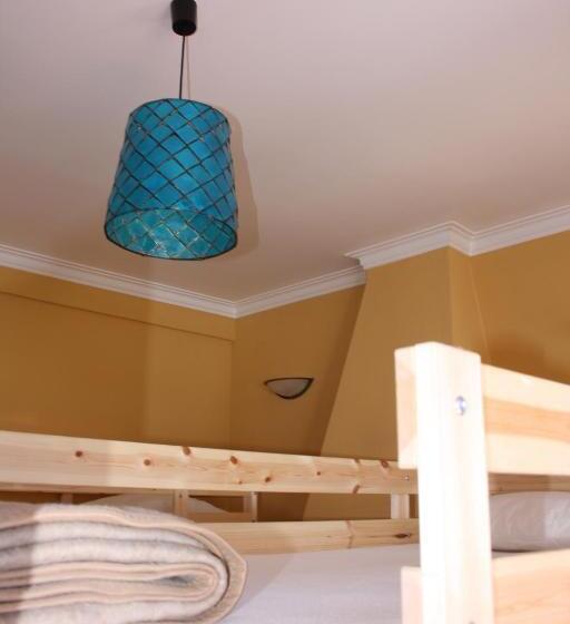 Кровать в Общей Комнате, Ericeira Chill Hill Hostel & Private Rooms   Peach Garden