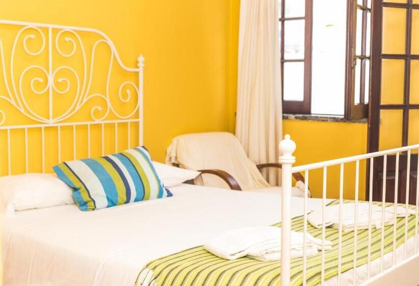 Номер Стандарт Совместная Ванная, Ericeira Chill Hill Hostel & Private Rooms   Peach Garden