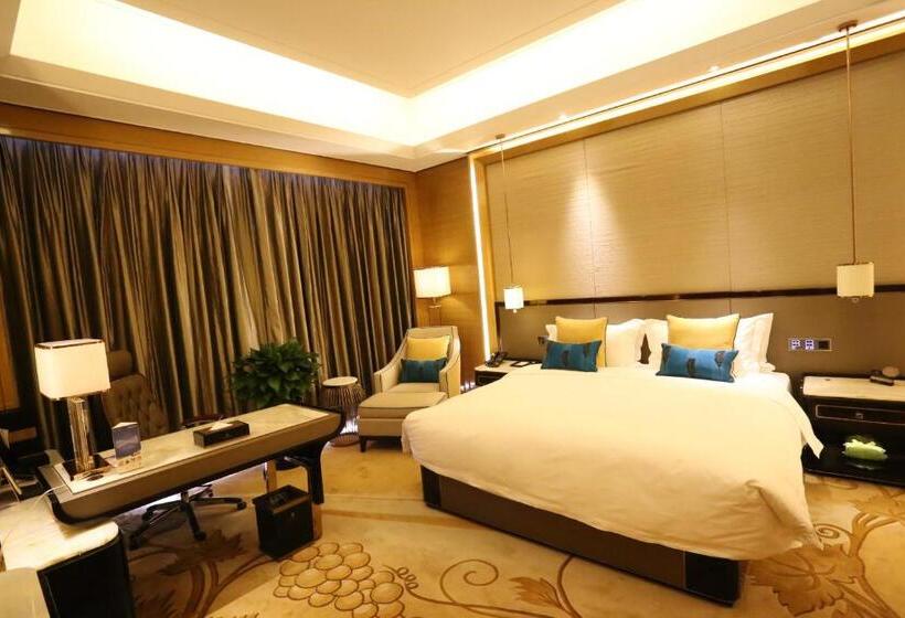 이그제큐티브 룸 킹사이즈 침대, Jinjiang International Hotel Urumqi