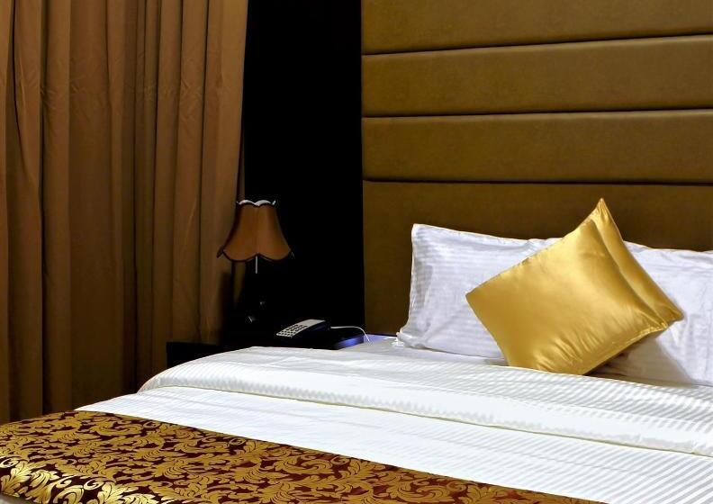 Escritório Estándar, Paragon Hotel Apartments