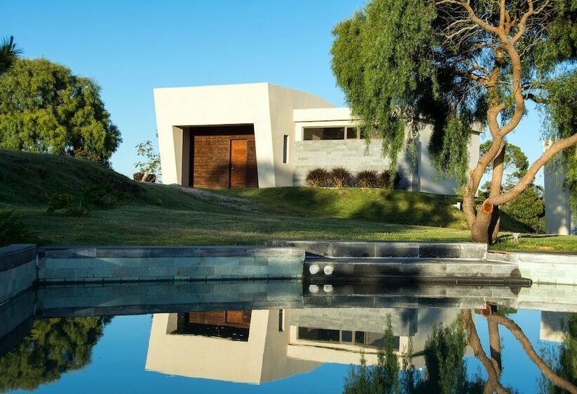 بانگلوی سوپریور, St Michel Wellness