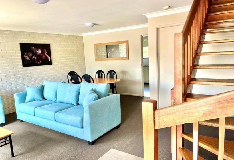 דירת שני חדרים, Bathurst Motor Inn