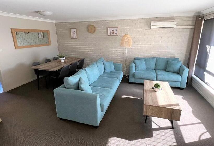 Апартаменты 2 Спальни, Bathurst Motor Inn