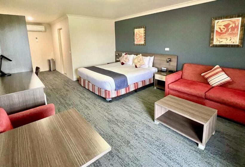Студия Стандарт, Bathurst Motor Inn