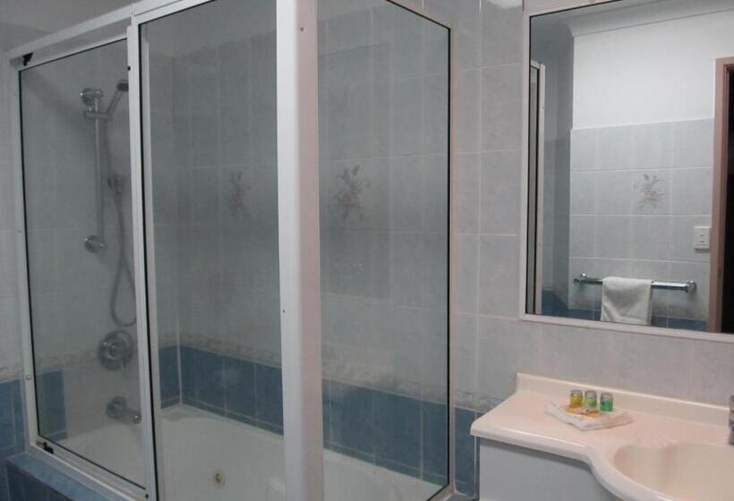 غرفة عائلية, Sunpalms Motel