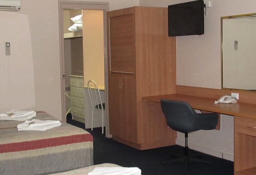 غرفة عائلية, Sunpalms Motel