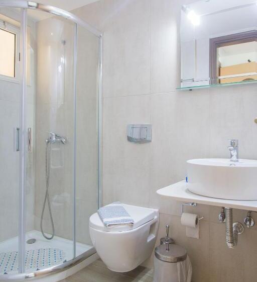 استودیوی استاندارد, Theo Beach Hotel Apartments
