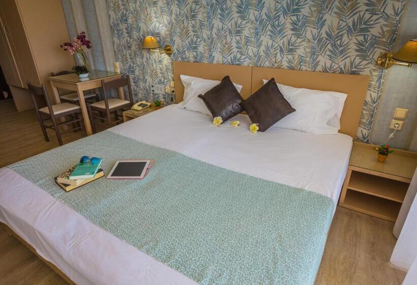 استودیوی استاندارد, Theo Beach Hotel Apartments