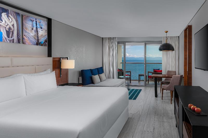 اتاق استاندارد با تخت بزرگ برای معلولان, Hilton Vallarta Riviera All Inclusive Resort, Puerto Vallarta