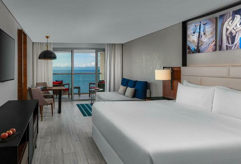اتاق سوپریور با تخت بزرگ, Hilton Vallarta Riviera All Inclusive Resort, Puerto Vallarta