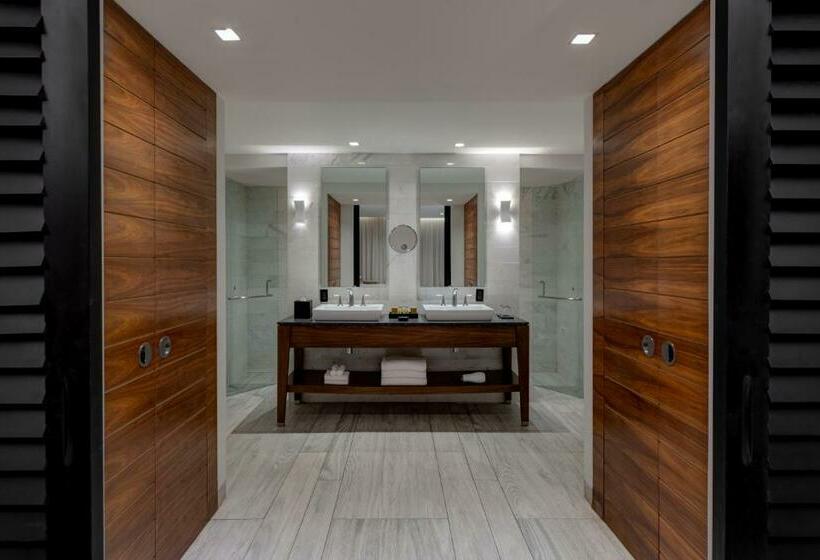 سوییت با چشم‌انداز دریا, Hilton Vallarta Riviera All Inclusive Resort, Puerto Vallarta