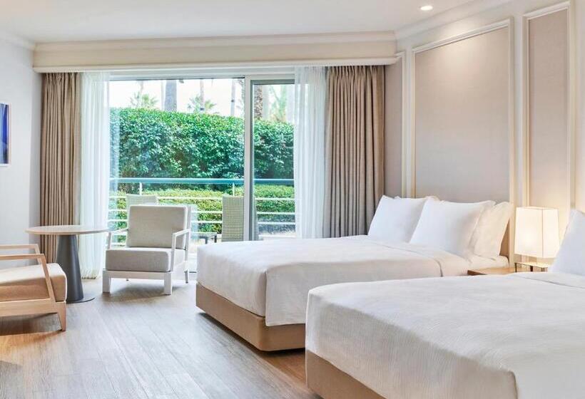 Номер Deluxe с Видом, Grand Josun Jeju