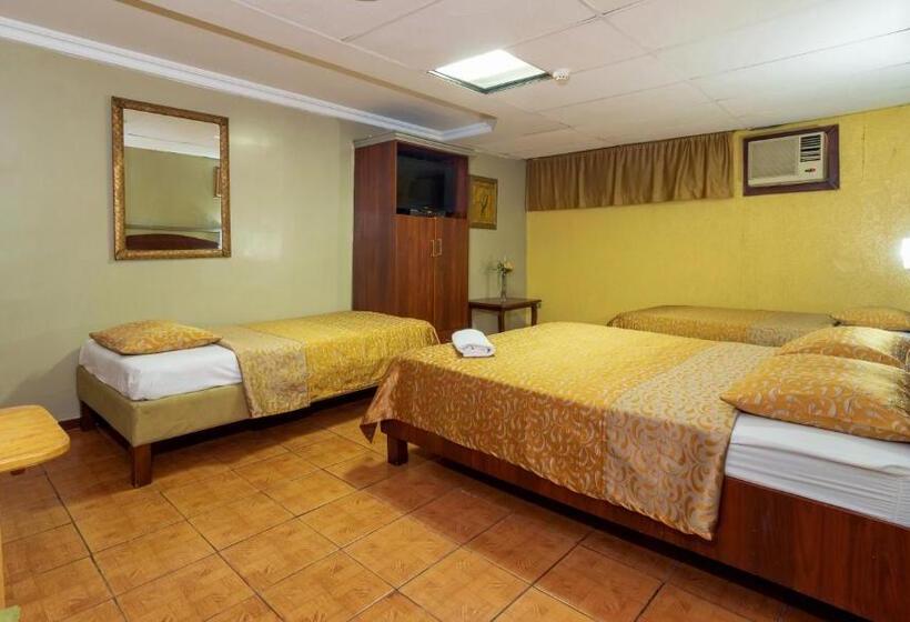 Номер Стандарт Трехместный, Malecon Inn