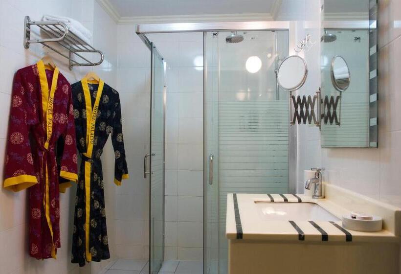 اتاق استاندارد سه نفره, Palacio