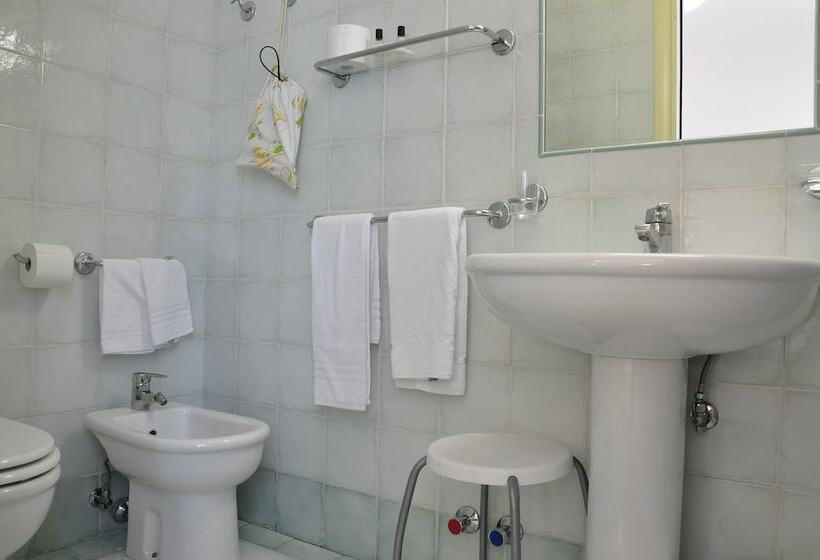 Quarto Estandar Individual, La Marticana