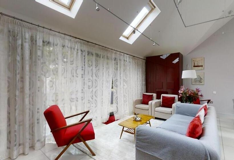 Апартаменты 2 Спальни, South Lodge