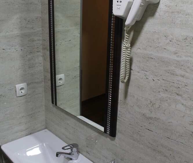 اتاق استاندارد, Adria