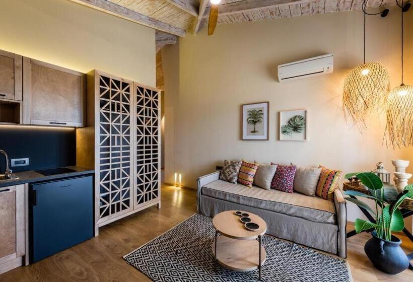 Люкс, Anthemion Suites And Villas