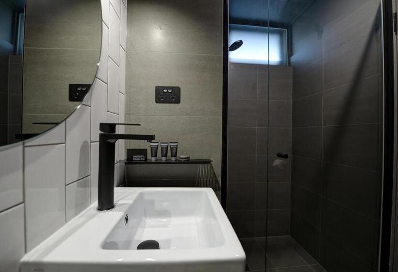 패밀리 룸, Cbd Motor Inn