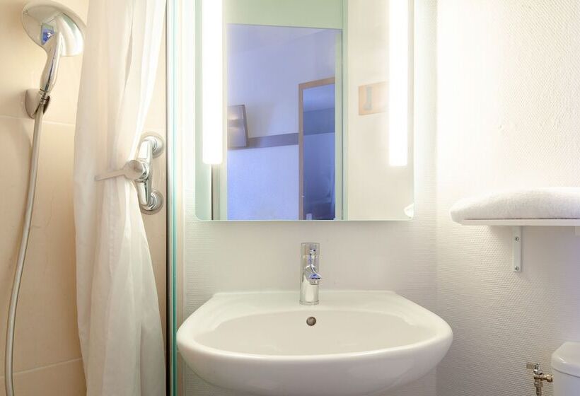 Номер Стандарт Адаптированный для Инвалидов, B&b Hotel Maurepas