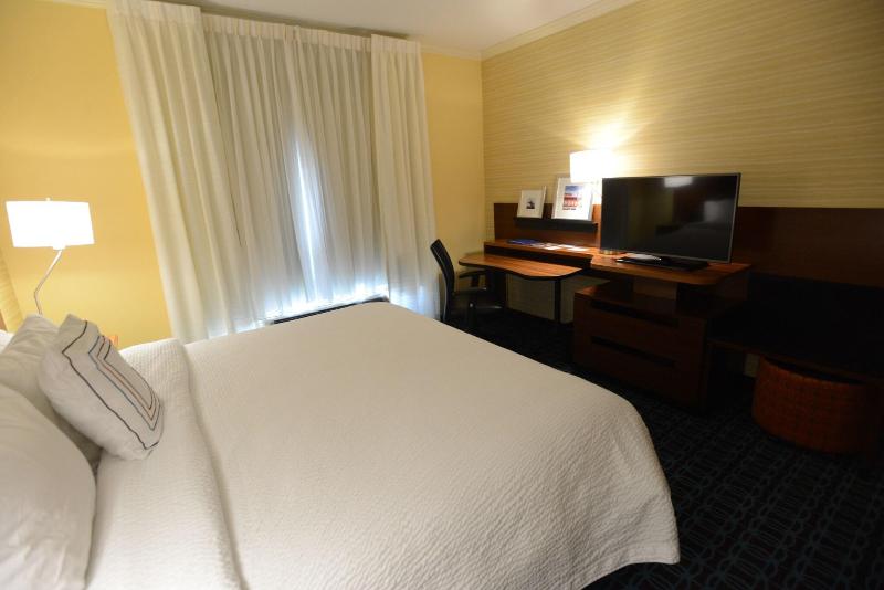 带大床的标准间, Fairfield Inn & Suites By Marriott Bowling Green