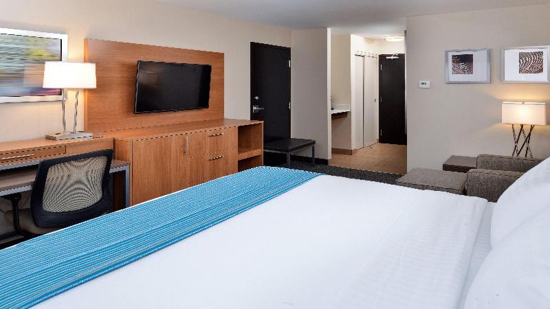 Стандартный Номер Кровать Кинг, Holiday Inn Hotel & Suites Edmonton Airport Conference Centre, An Ihg