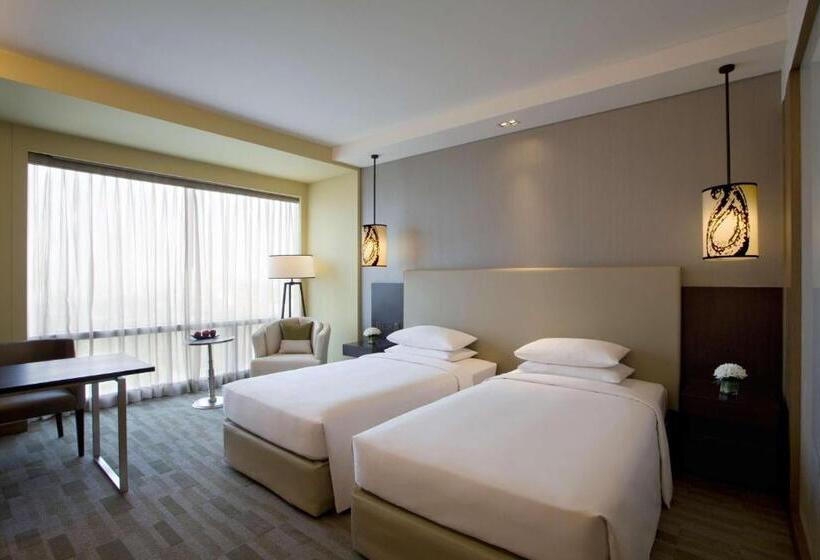 اتاق استاندارد با چشم‌انداز رودخانه, Hyatt Regency Ahmedabad