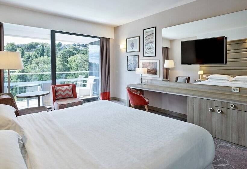اتاق سوپریور با چشم‌انداز جانبی دریا, Sheraton Dubrovnik Riviera