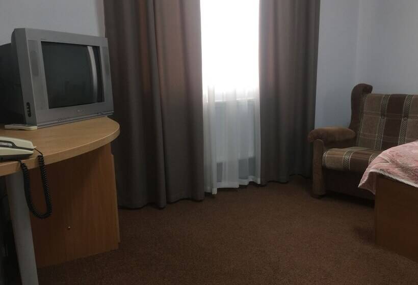 חדר סטנדרט יחיד, Deryabin