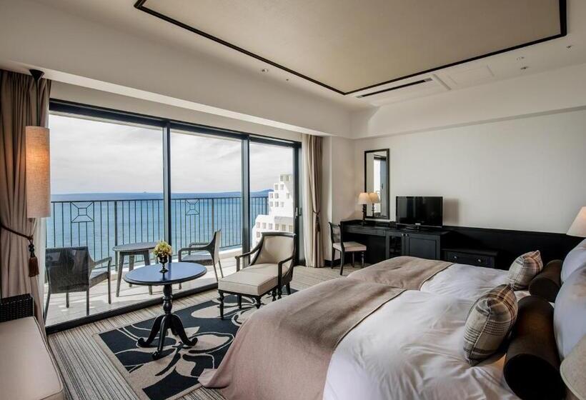 اتاق لوکس با چشم‌انداز دریا, Monterey Okinawa Spa & Resort