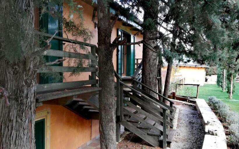 سوییت با چشم‌انداز باغ, La Valle Dell Aquila
