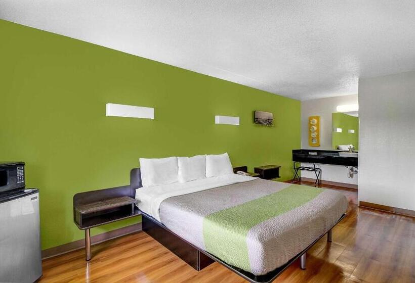 장애인을 위한 킹사이즈 침대 스탠다드 룸, Motel 6charles Town, Wv