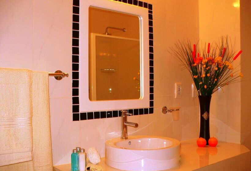 آپارتمان 2 خوابه با بالکن, Palm Valley Inn And Day Spa