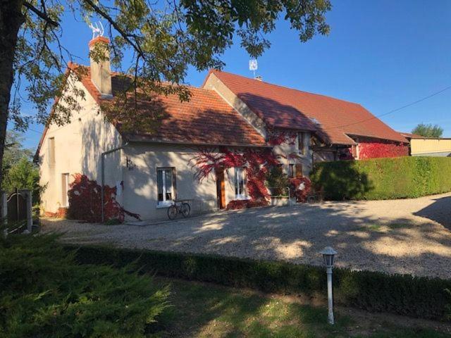 Номер Стандарт Вид на Сад, Chambres D Hôtes D Albertine