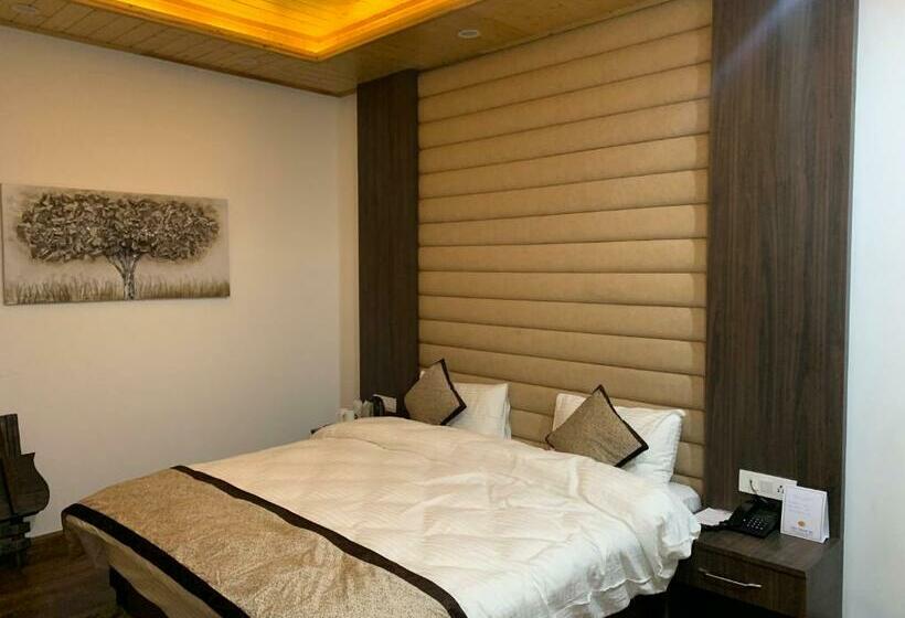 Номер Deluxe с Балконом, City Choice Inn