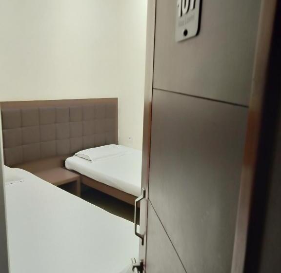 Quarto Estandar Banheiro Compartilhado, Alka
