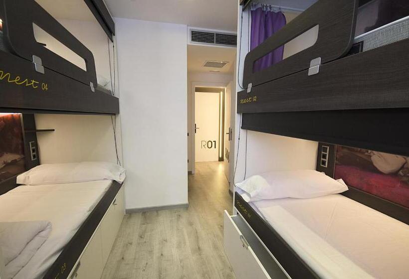 Habitación Cuádruple Clásica, Free Hostels Barcelona