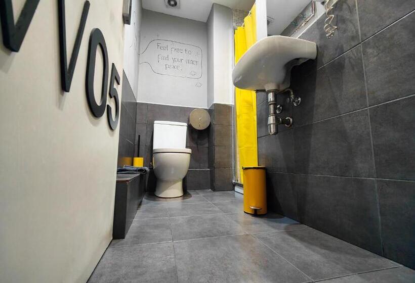 Habitación Estándar Individual Baño Compartido, Free Hostels Barcelona