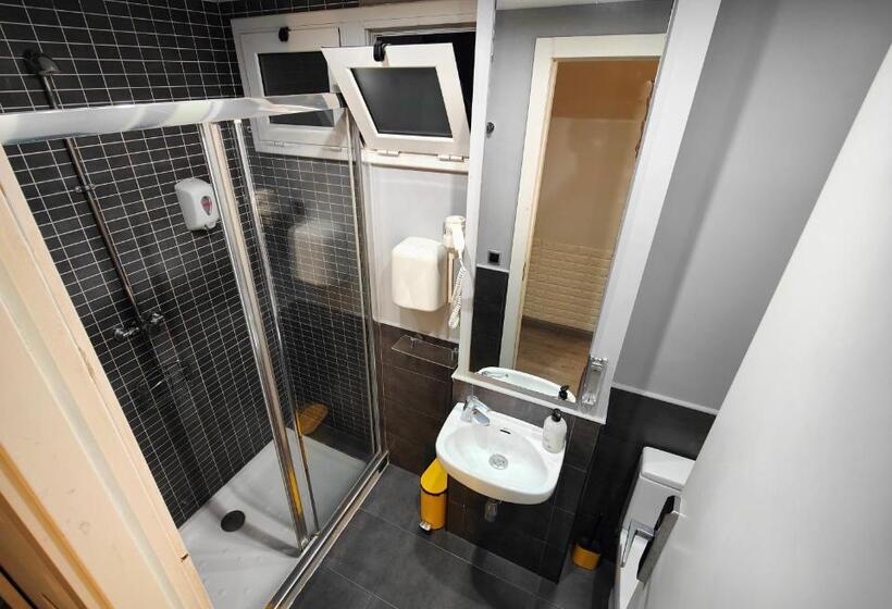 Habitación Estándar, Free Hostels Barcelona