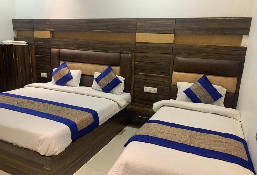 Трехместный Номер Deluxe, Sb Residency