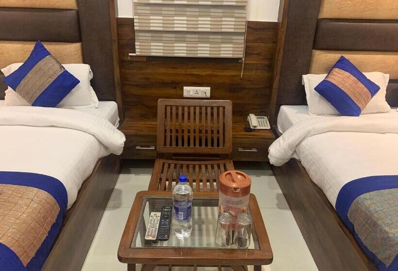 Family Room, Sb Residency