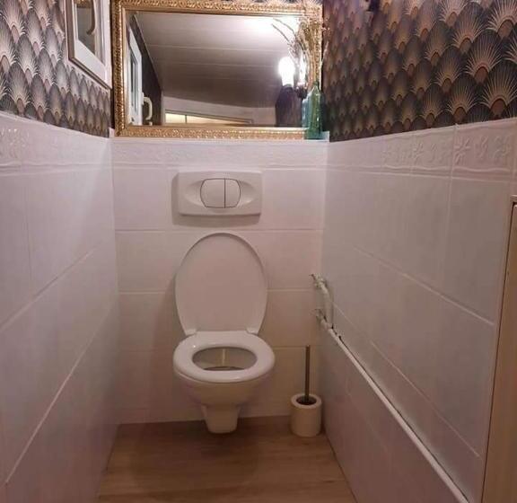 Четырехместный номер эконом класса с общей ванной комнатой, Chambre D Hôtes Le Relais De Belloy