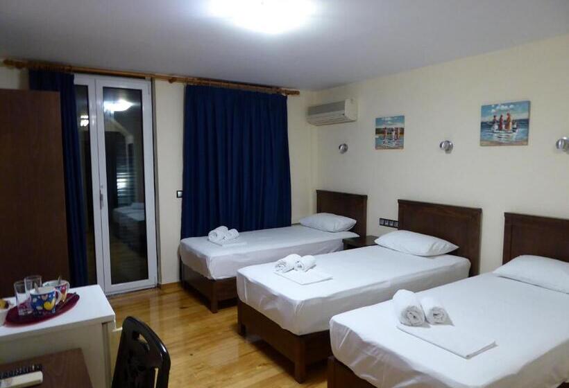 Трехместный Номер Стандарт с Видом, Sea Front Old Town