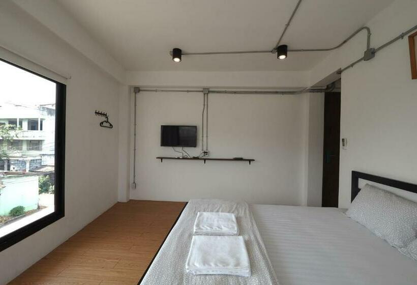 디럭스 룸, Labkoff Cafe And Hostel